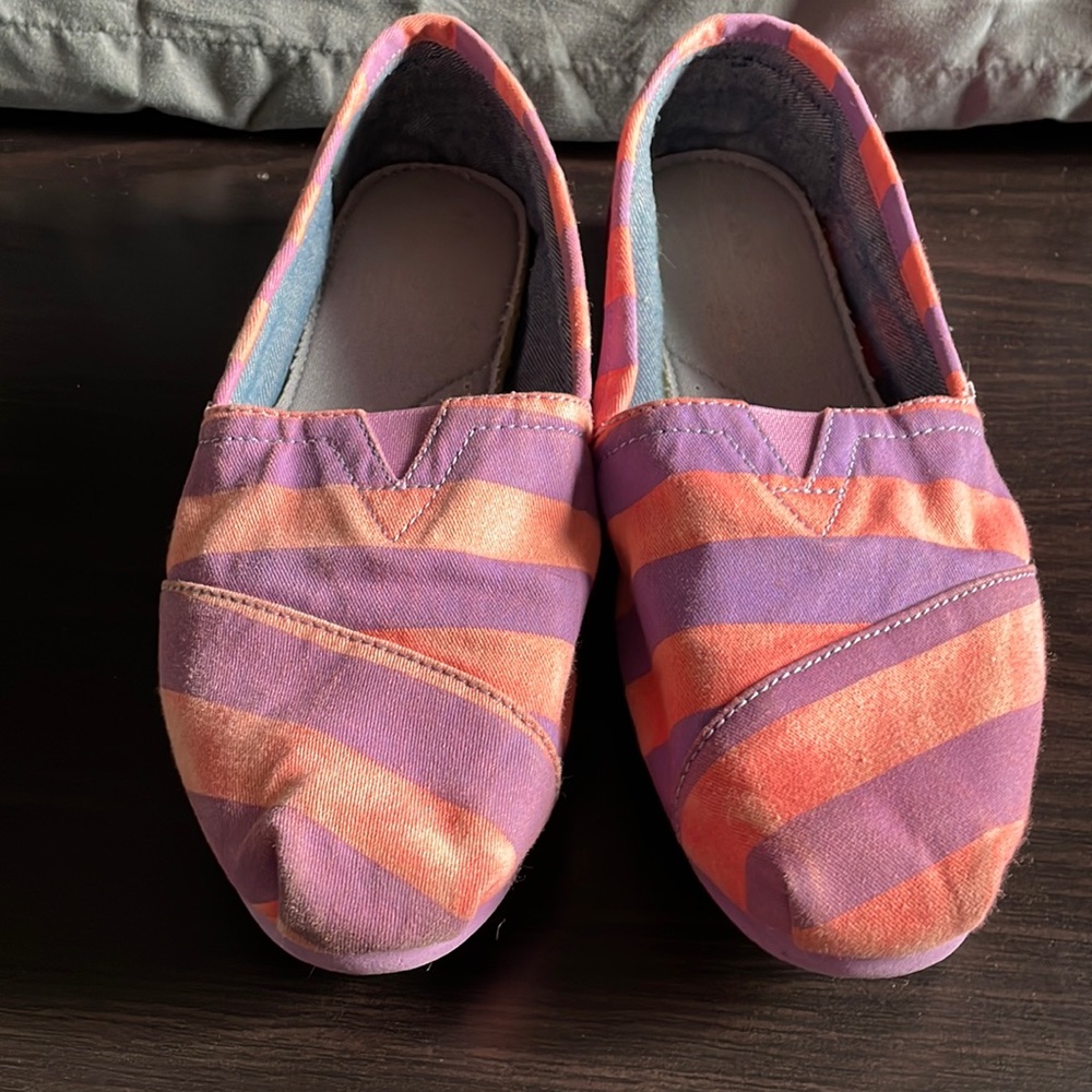 Toms